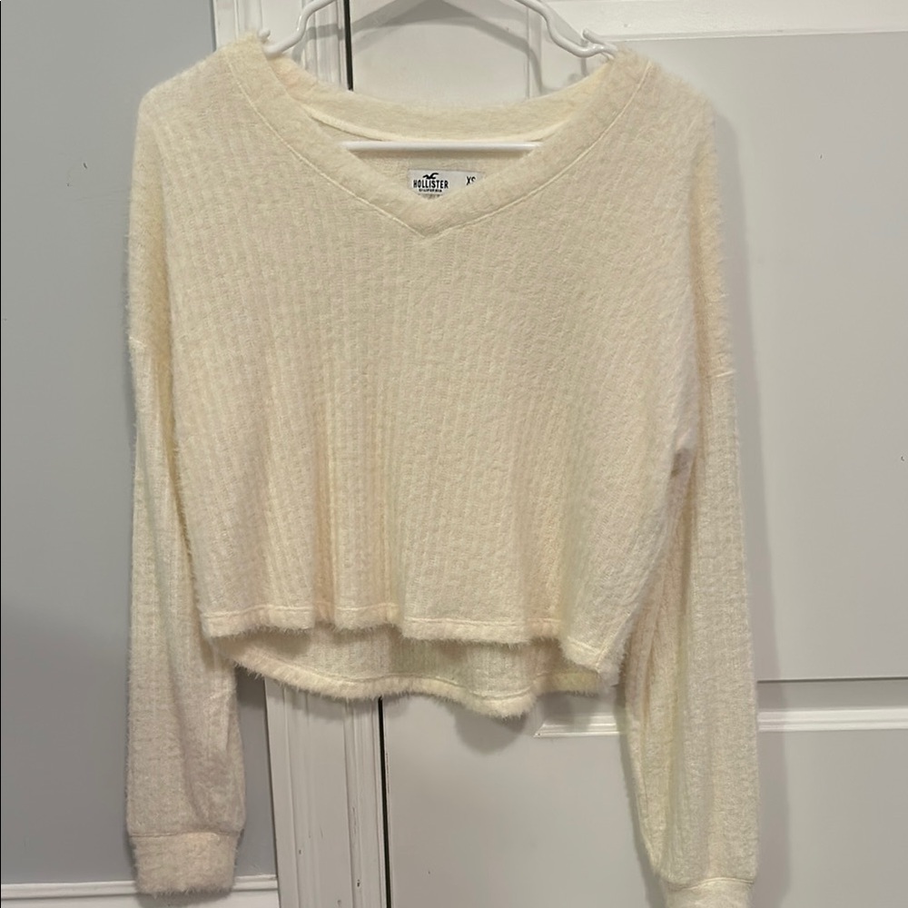NWOT Hollister White Comfy Sweater